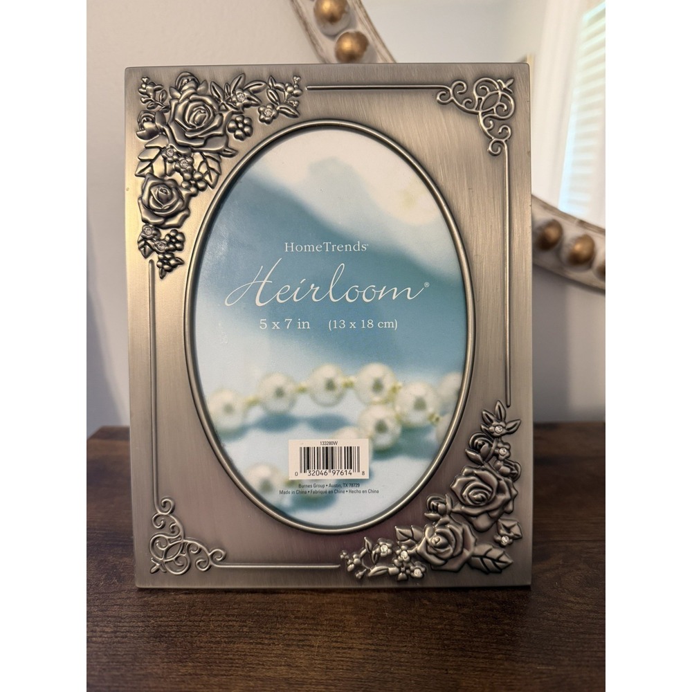 HomeTrends Heirloom 5x7 Silver Floral Ornate Freestanding Photo Frame 133280W